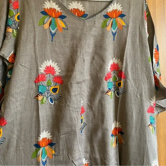 Floral print bell sleeves kurta - Picture 3 of 3